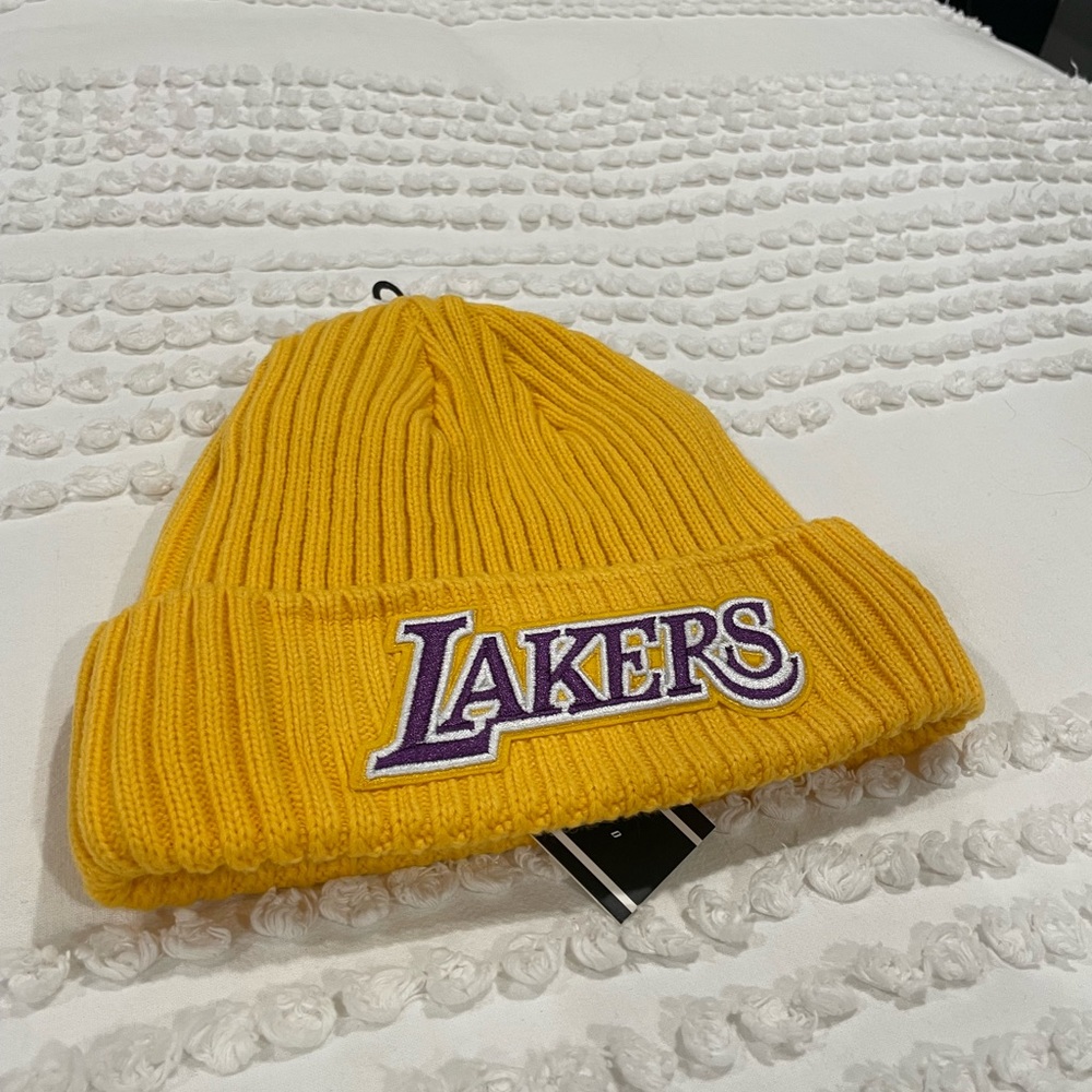 Lakers beanie NWT - Picture 2 of 2